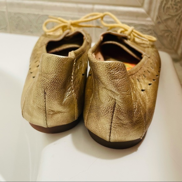 Born Gold flats size 6 - Picture 4 of 5